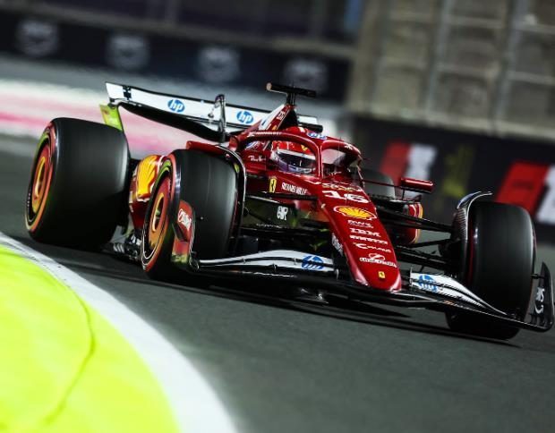 梅赛德斯轻取红牛车队,勒克莱尔统治全场 梅赛德斯轻取红牛车队,勒克莱尔统治全场