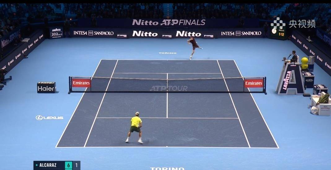 ATP总决赛翻盘戴维斯杯,阿尔卡拉斯刷新纪录 ATP总决赛翻盘戴维斯杯,阿尔卡拉斯刷新纪录