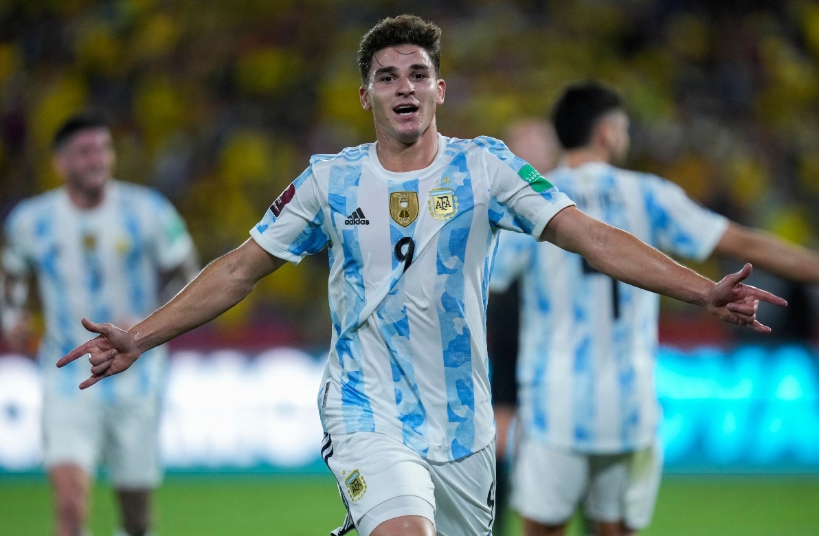 比利时逆转巴西，阿尔瓦雷斯带队取胜